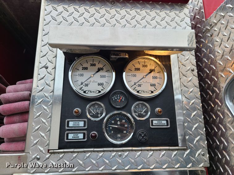 image for item GO9352 1999 Pierce Sabor  pumper fire truck