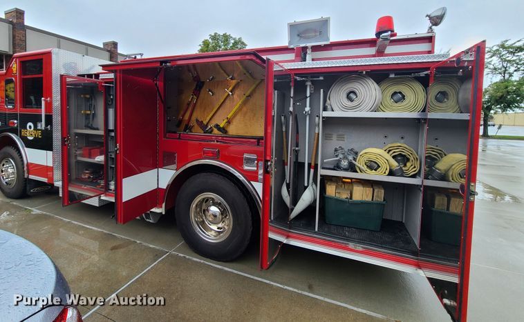 image for item GO9352 1999 Pierce Sabor  pumper fire truck