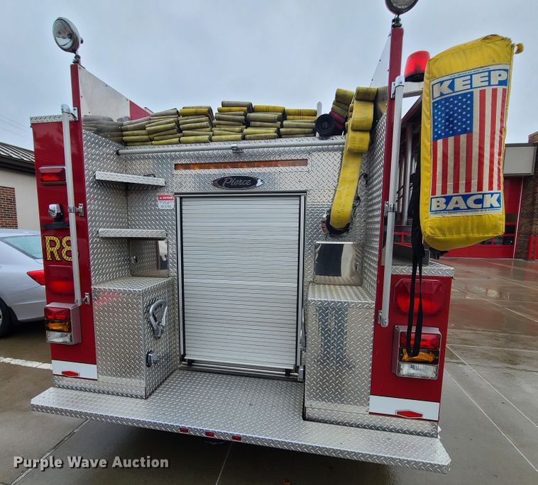 image for item GO9352 1999 Pierce Sabor  pumper fire truck