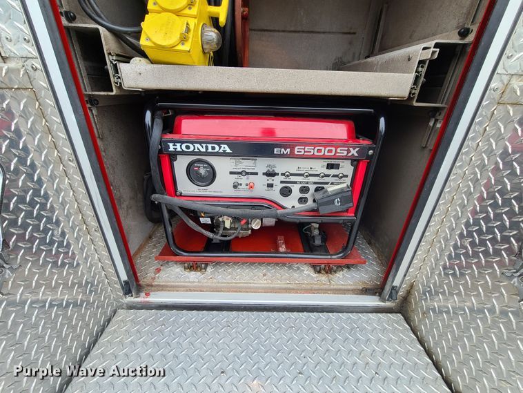 image for item GO9352 1999 Pierce Sabor  pumper fire truck