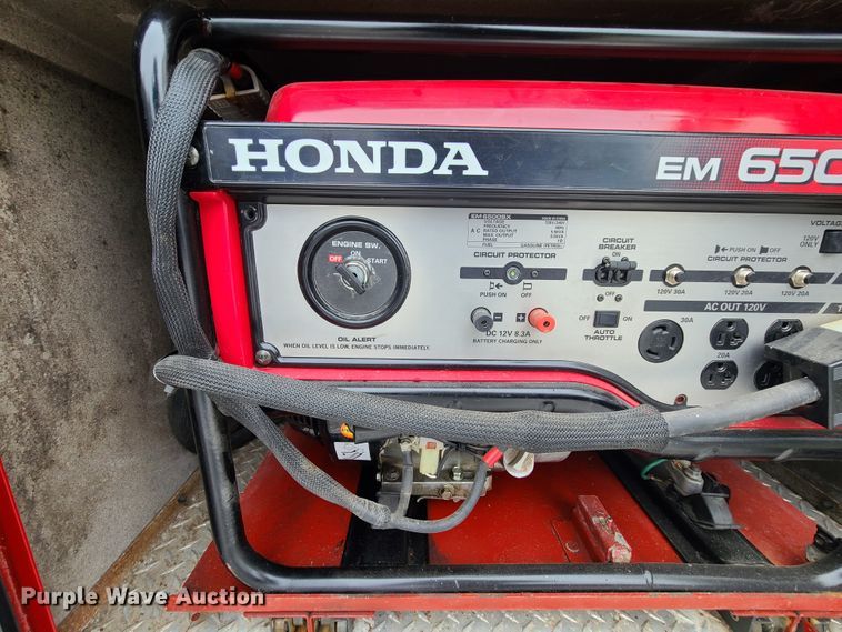 image for item GO9352 1999 Pierce Sabor  pumper fire truck