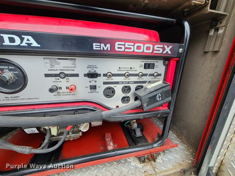 image for item GO9352 1999 Pierce Sabor  pumper fire truck