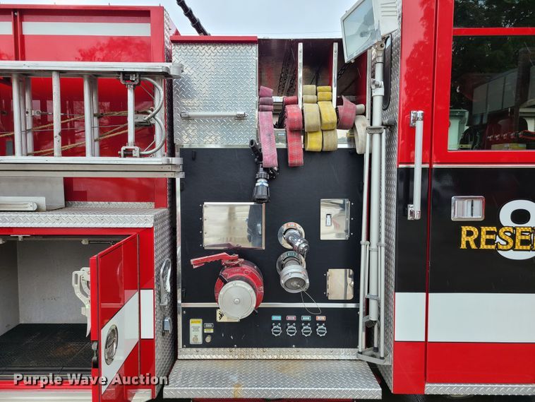 image for item GO9352 1999 Pierce Sabor  pumper fire truck