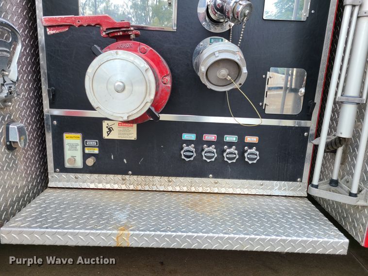 image for item GO9352 1999 Pierce Sabor  pumper fire truck