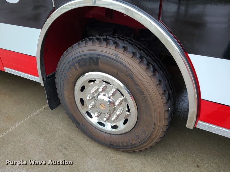 image for item GO9352 1999 Pierce Sabor  pumper fire truck