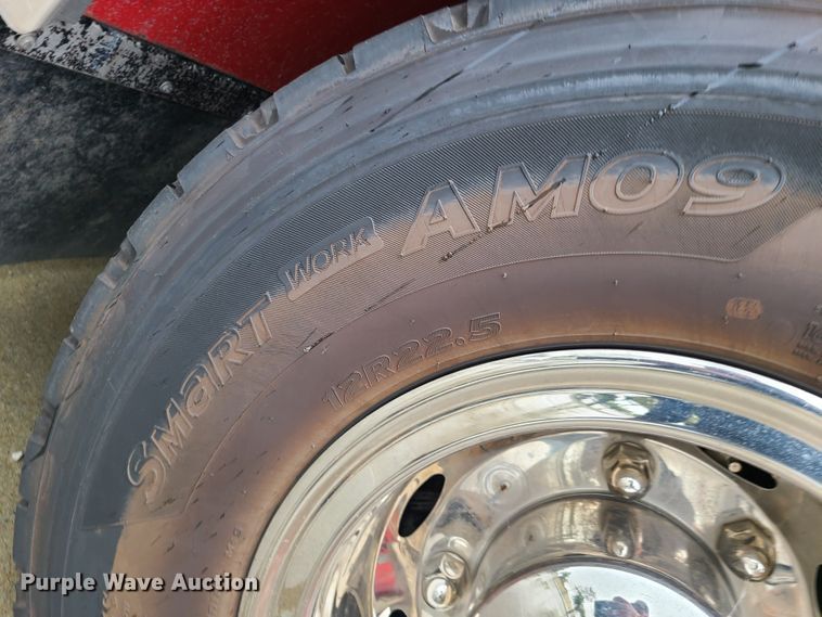 image for item GO9352 1999 Pierce Sabor  pumper fire truck