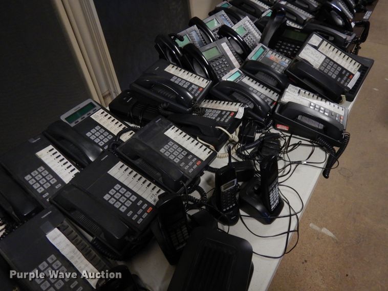 image for item GQ9788 Approximately 25 Toshiba phones