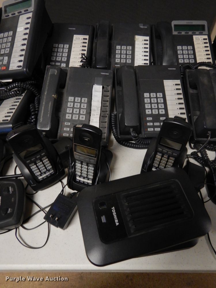 image for item GQ9788 Approximately 25 Toshiba phones