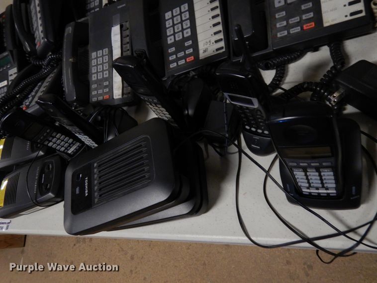 image for item GQ9788 Approximately 25 Toshiba phones