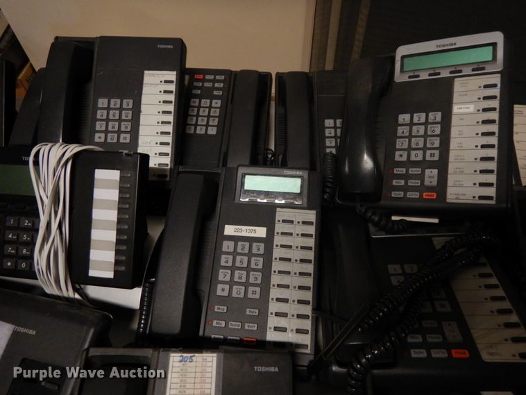 image for item GQ9788 Approximately 25 Toshiba phones