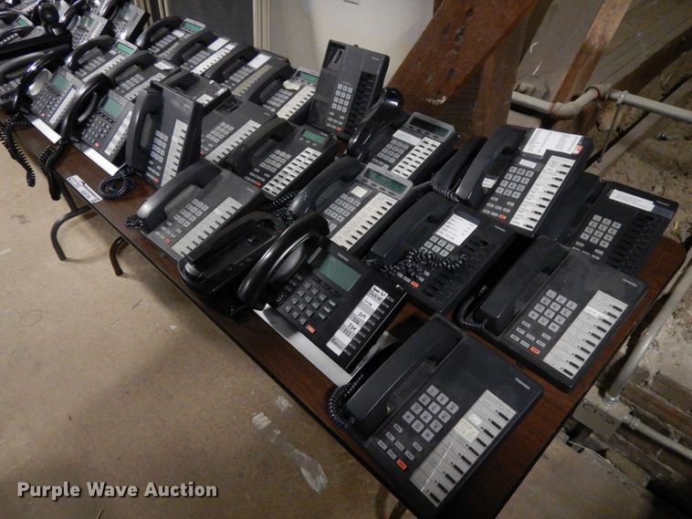 image for item GQ9789 Approximately 20 Toshiba digital business phones