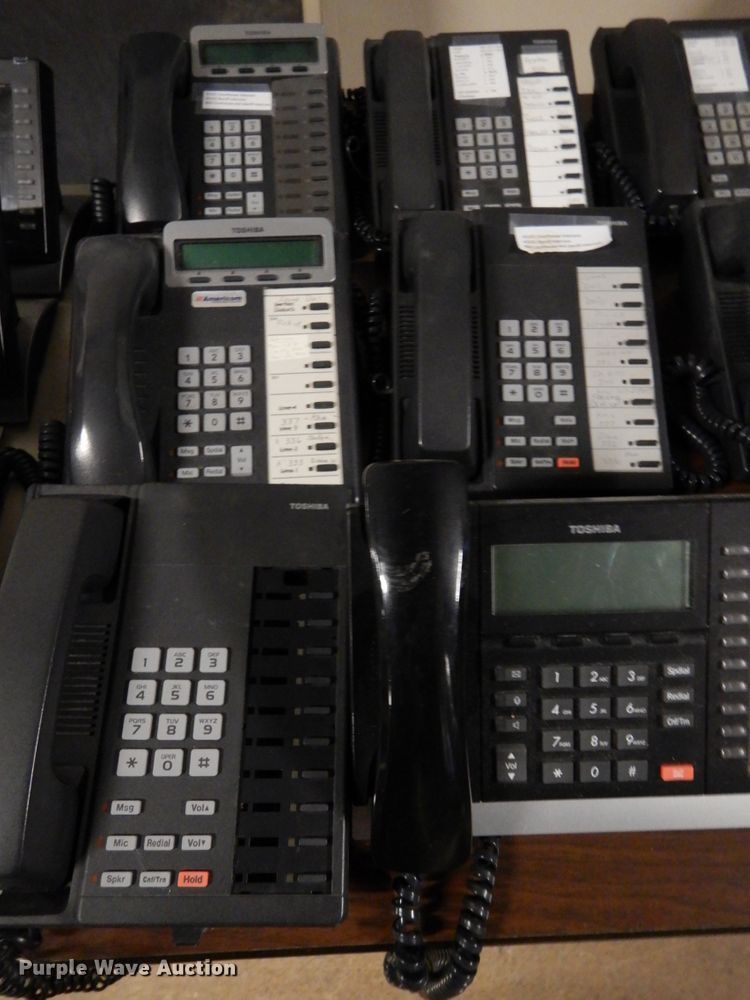 image for item GQ9789 Approximately 20 Toshiba digital business phones
