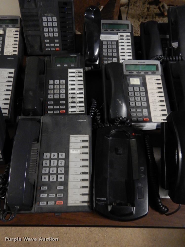 image for item GQ9789 Approximately 20 Toshiba digital business phones