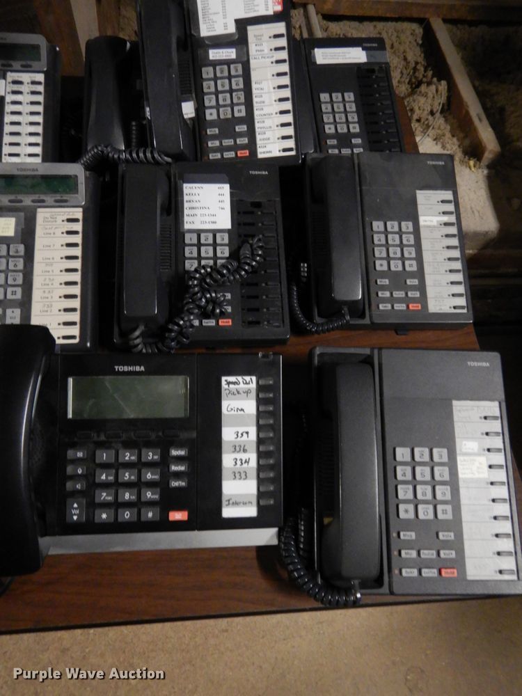 image for item GQ9789 Approximately 20 Toshiba digital business phones