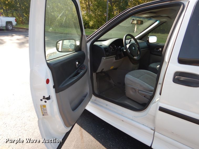image for item GR9950 2006 Chevrolet Uplander  Braun Entervan handicap accessible van