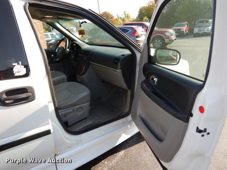image for item GR9950 2006 Chevrolet Uplander  Braun Entervan handicap accessible van
