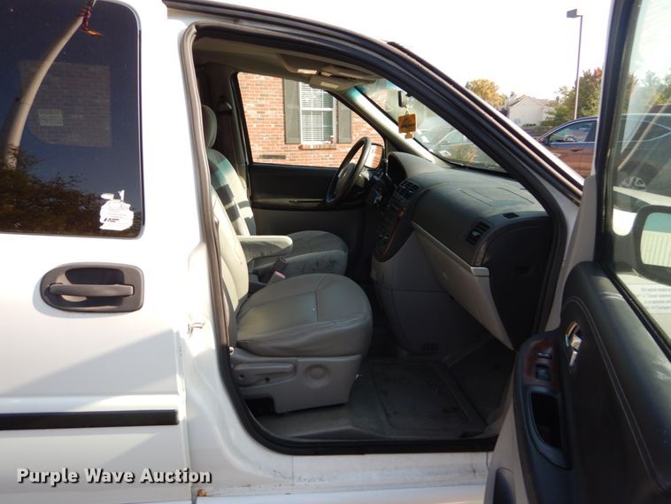 image for item GR9950 2006 Chevrolet Uplander  Braun Entervan handicap accessible van