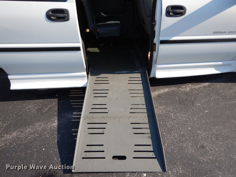 image for item GR9950 2006 Chevrolet Uplander  Braun Entervan handicap accessible van