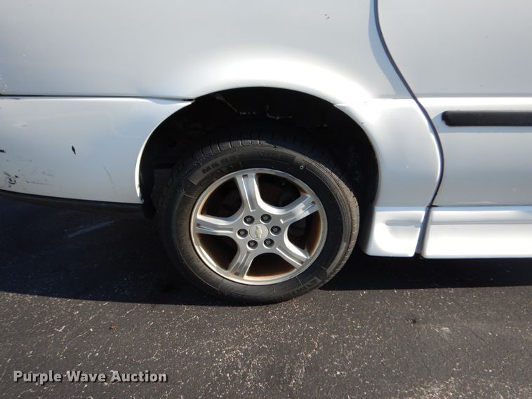 image for item GR9950 2006 Chevrolet Uplander  Braun Entervan handicap accessible van