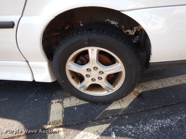 image for item GR9950 2006 Chevrolet Uplander  Braun Entervan handicap accessible van