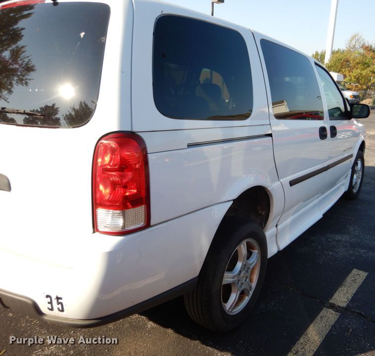 image for item GR9952 2008 Chevrolet Uplander  Braun Entervan handicap accessible van