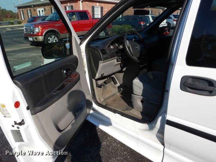 image for item GR9952 2008 Chevrolet Uplander  Braun Entervan handicap accessible van