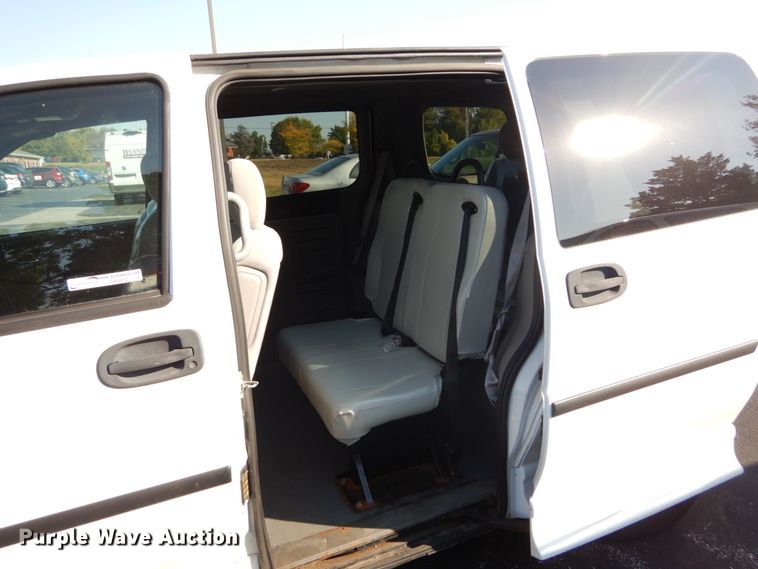 image for item GR9952 2008 Chevrolet Uplander  Braun Entervan handicap accessible van