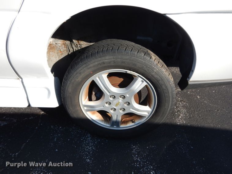 image for item GR9952 2008 Chevrolet Uplander  Braun Entervan handicap accessible van