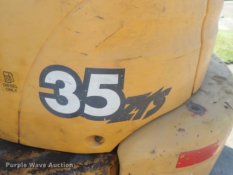 image for item GV9691 2000 John Deere 35 ZTS  mini excavator