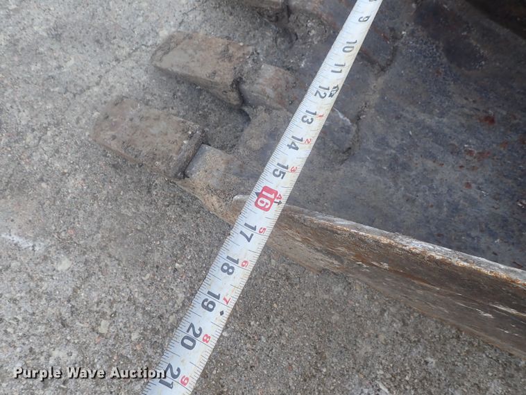 image for item GV9691 2000 John Deere 35 ZTS  mini excavator