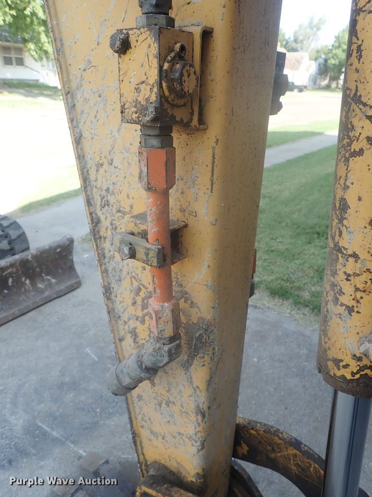 image for item GV9691 2000 John Deere 35 ZTS  mini excavator