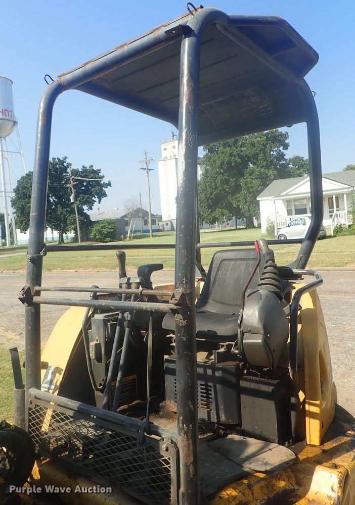 image for item GV9691 2000 John Deere 35 ZTS  mini excavator