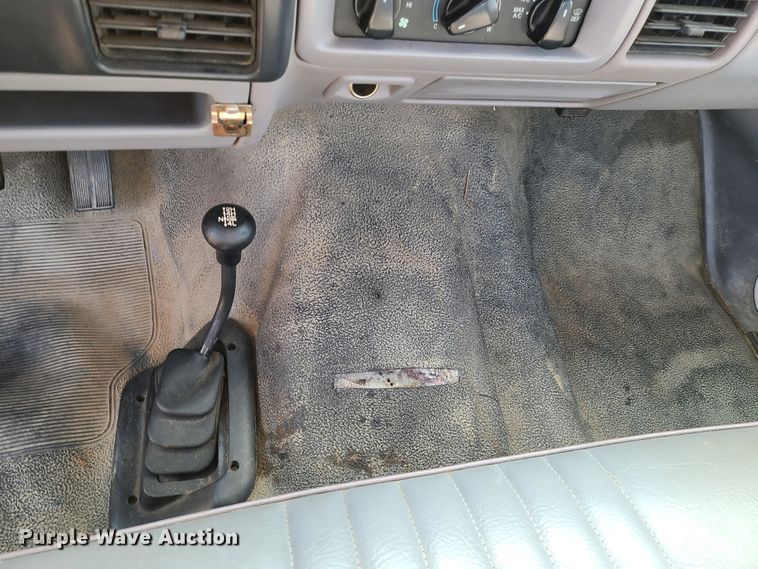 image for item GY9576 1996 Ford F150  pickup truck