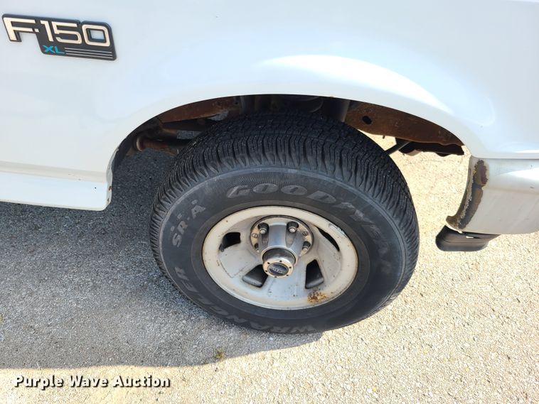 image for item GY9576 1996 Ford F150  pickup truck