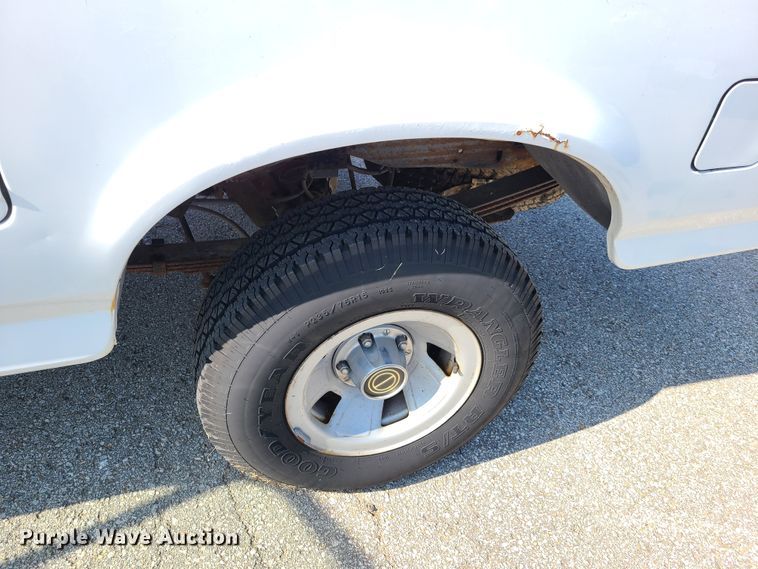 image for item GY9576 1996 Ford F150  pickup truck