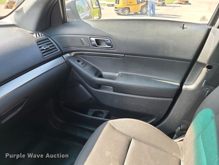 image for item GY9580 2016 Ford Explorer Police Interceptor  SUV