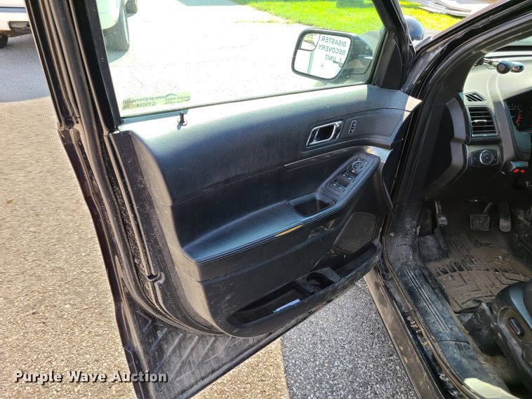 image for item GY9581 2016 Ford Explorer Police Interceptor  SUV