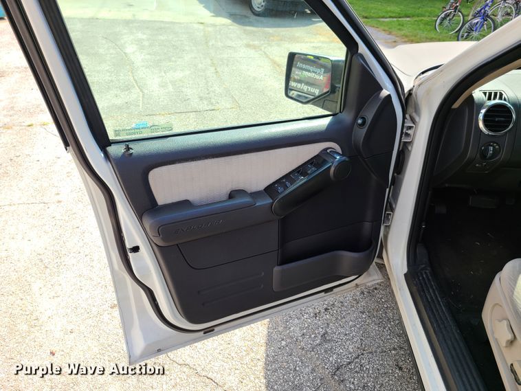 image for item GY9582 2008 Ford Explorer  SUV