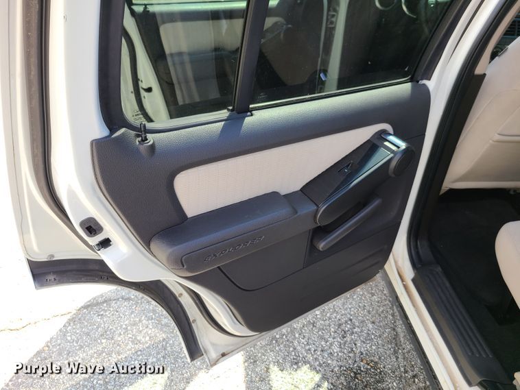 image for item GY9582 2008 Ford Explorer  SUV