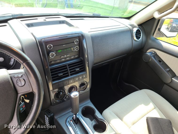 image for item GY9582 2008 Ford Explorer  SUV