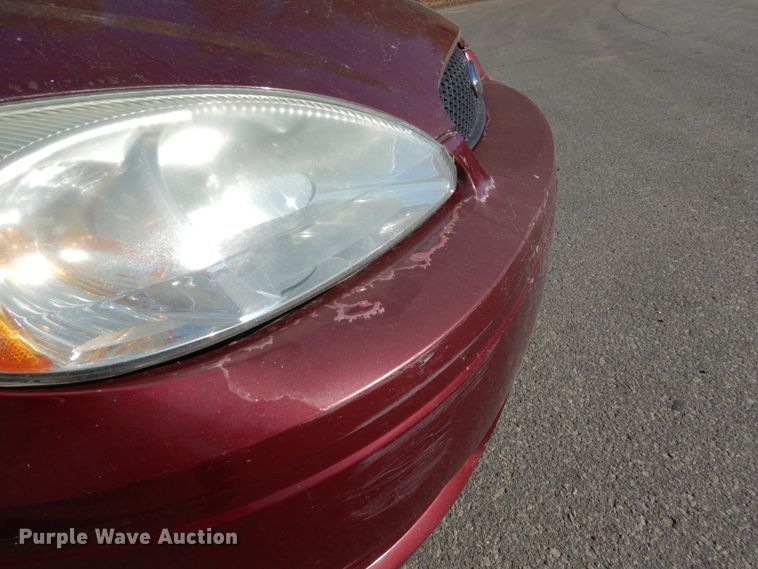 image for item HD9035 2005 Ford Taurus SE