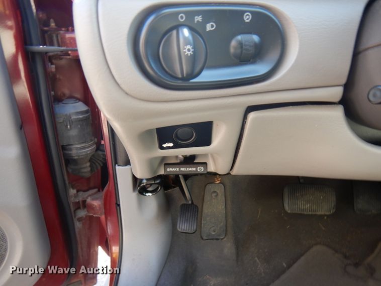 image for item HD9035 2005 Ford Taurus SE