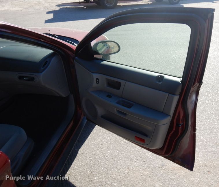 image for item HD9035 2005 Ford Taurus SE