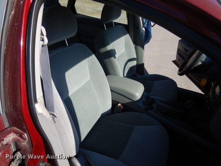 image for item HD9035 2005 Ford Taurus SE