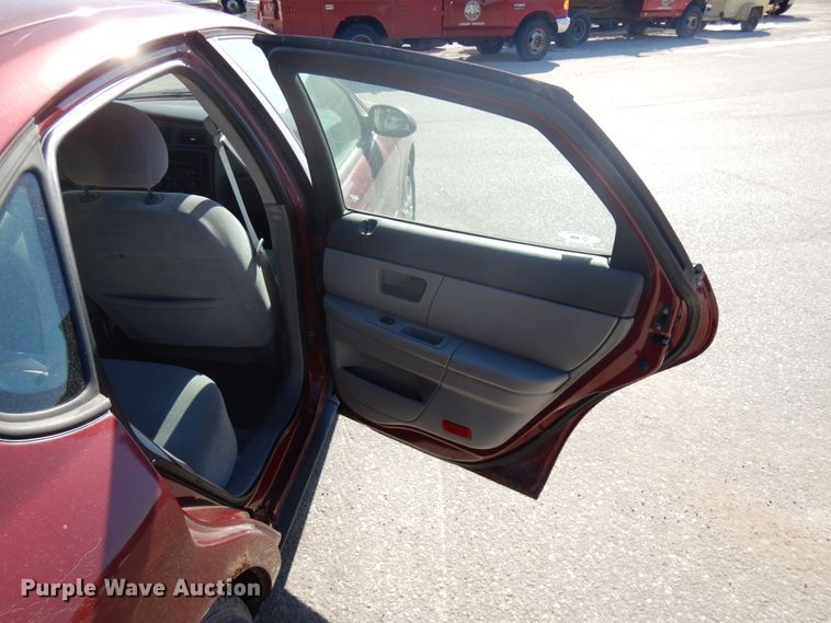 image for item HD9035 2005 Ford Taurus SE