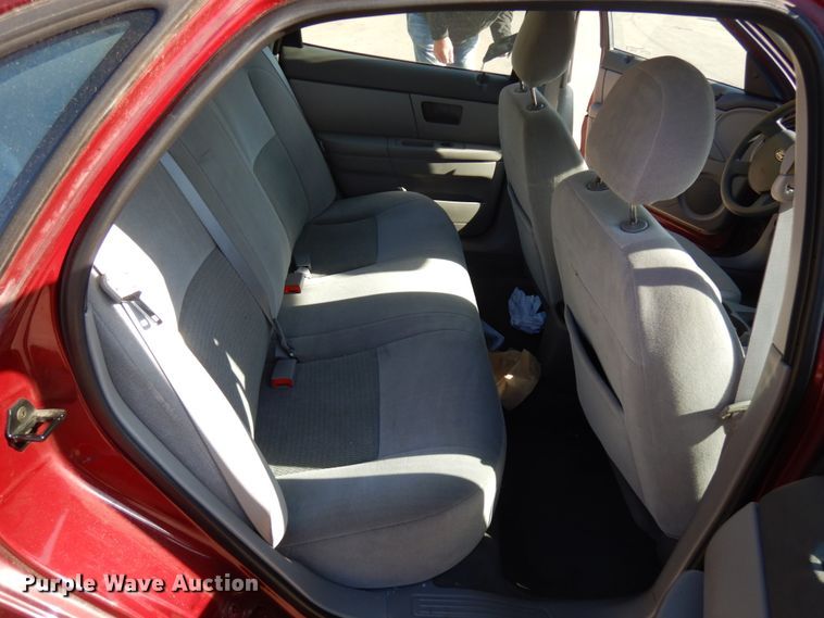 image for item HD9035 2005 Ford Taurus SE