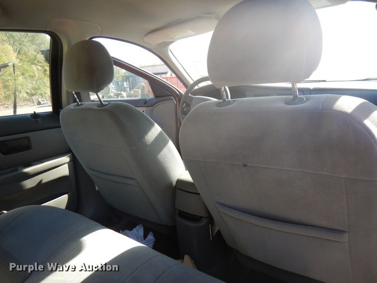 image for item HD9035 2005 Ford Taurus SE