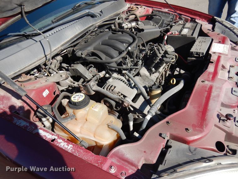 image for item HD9035 2005 Ford Taurus SE