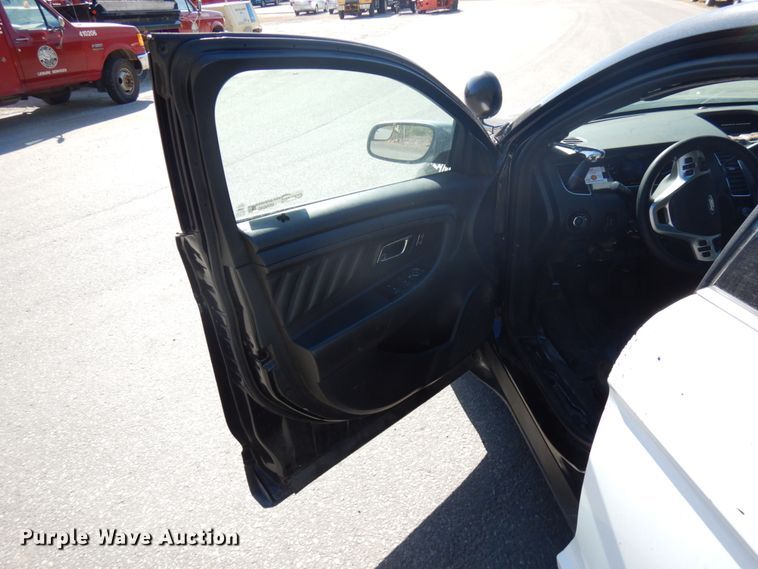 image for item HD9040 2014 Ford Taurus Police Interceptor