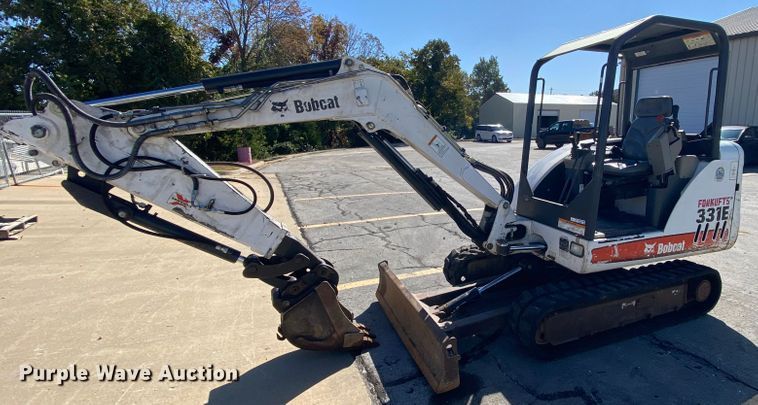 image for item HE9821 2006 Bobcat 331E  mini excavator